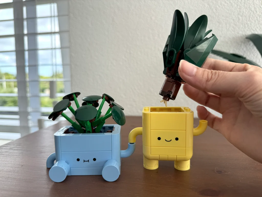 Lego Happy Plants. Beide plantjes zijn om te wisselen.